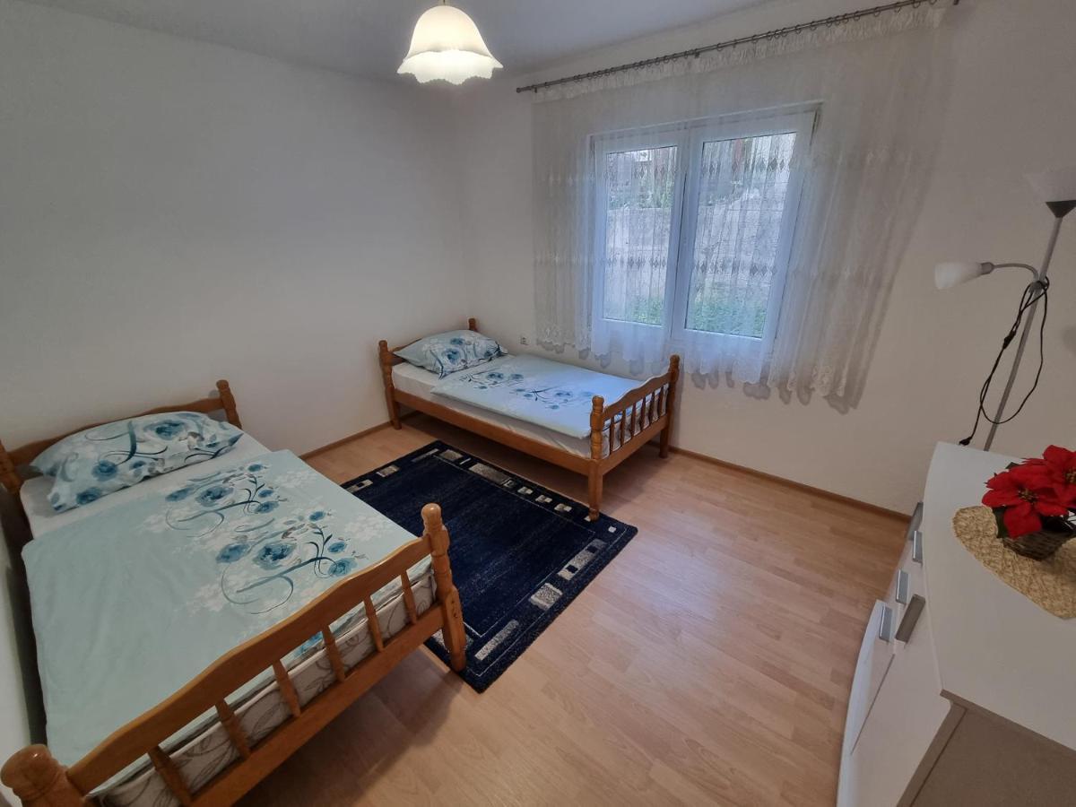 Apartment And Room Panorama Mostar Exterior foto