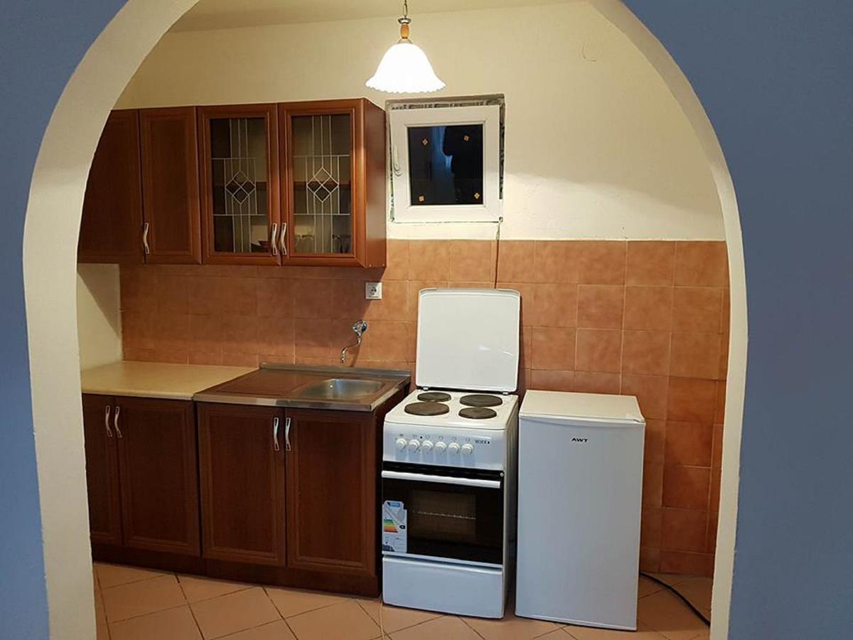 Apartment And Room Panorama Mostar Exterior foto