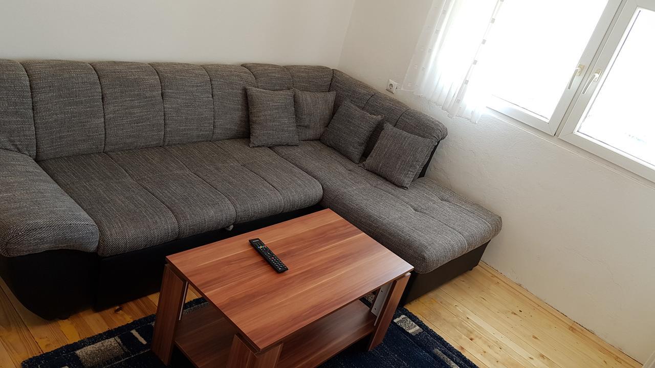 Apartment And Room Panorama Mostar Exterior foto