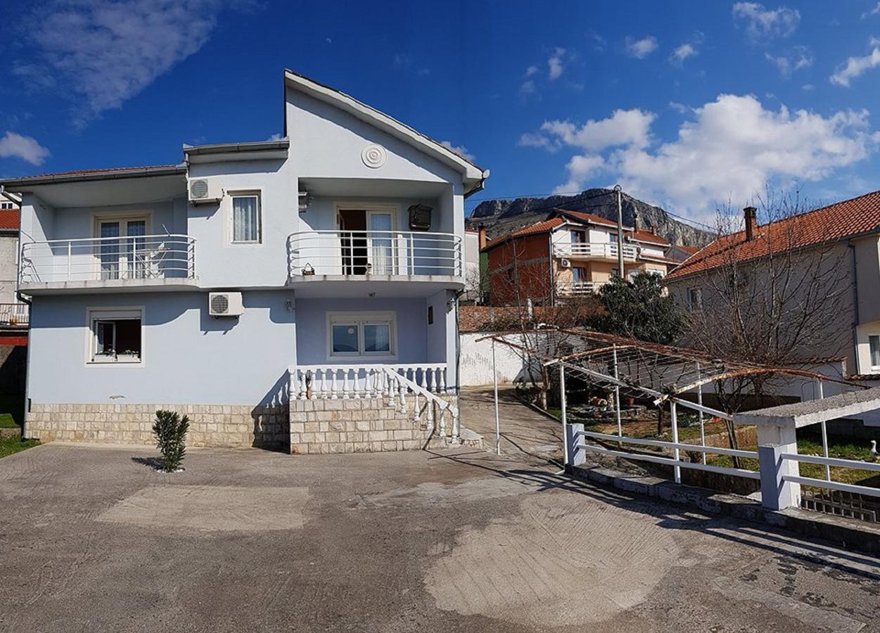 Apartment And Room Panorama Mostar Exterior foto