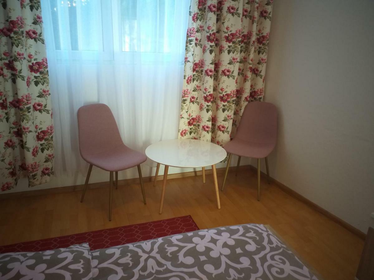 Apartment And Room Panorama Mostar Exterior foto
